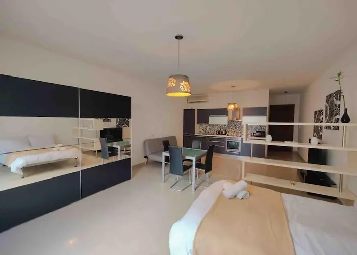 Seaview Apartment Sliema