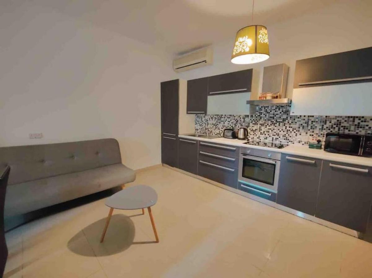 Seaview Apartment *